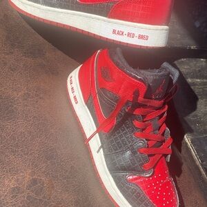 2 Pair of Youth Sneakers Size 6Y AIR JORDANS